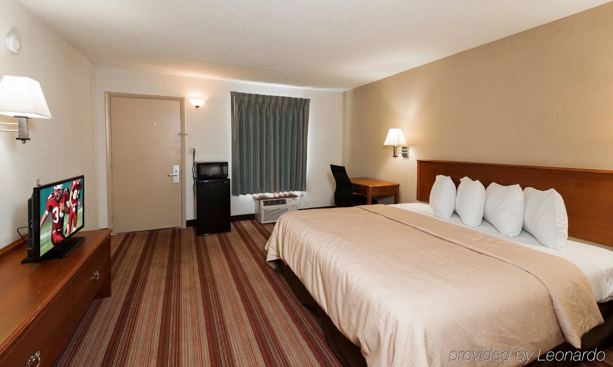 Red Roof Inn Bloomington - Normal/University Екстериор снимка