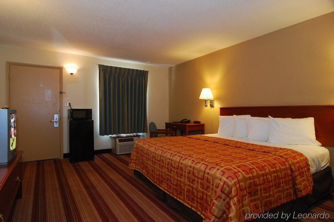 Red Roof Inn Bloomington - Normal/University Екстериор снимка