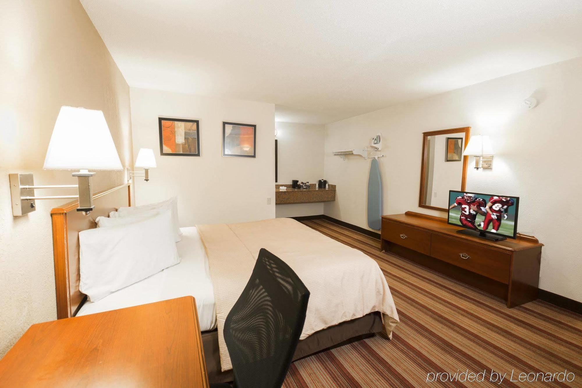 Red Roof Inn Bloomington - Normal/University Екстериор снимка