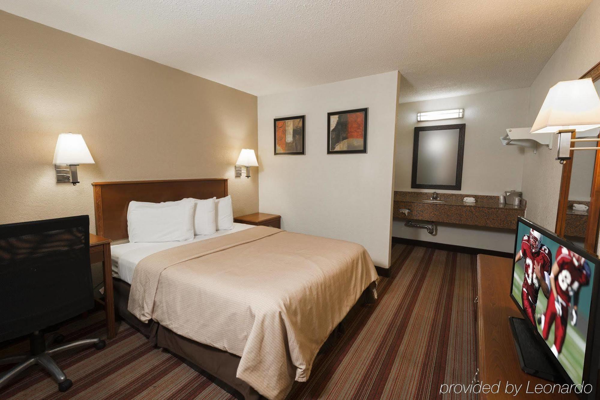 Red Roof Inn Bloomington - Normal/University Екстериор снимка