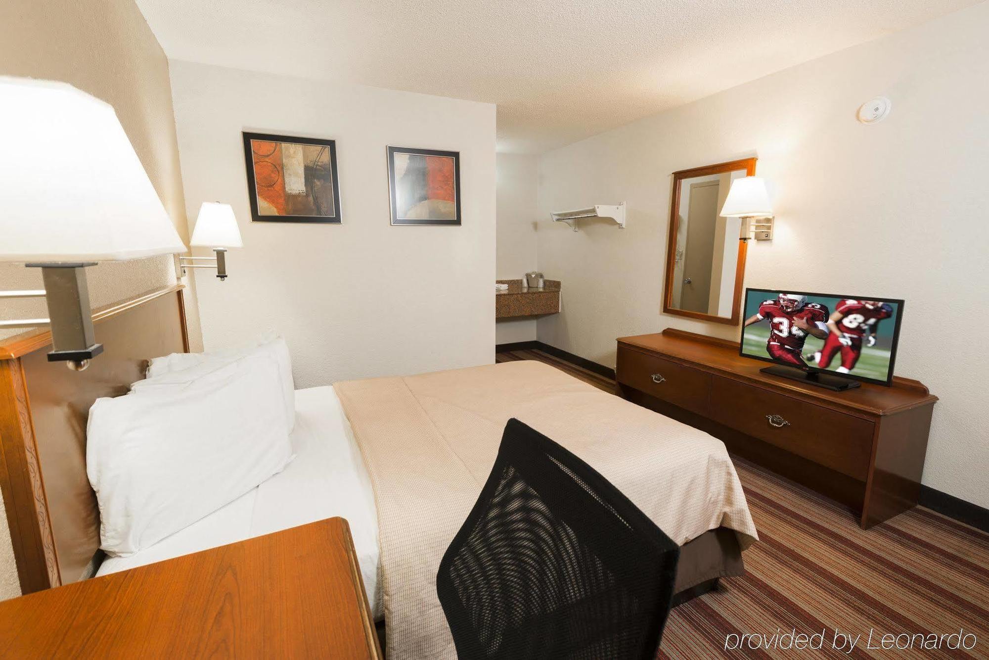 Red Roof Inn Bloomington - Normal/University Екстериор снимка